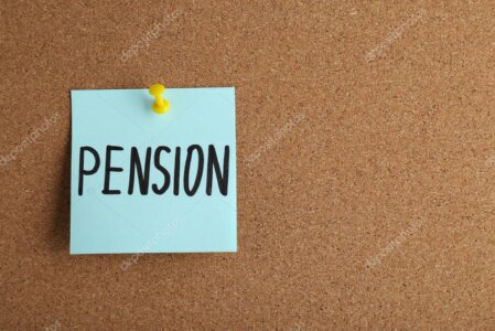 Riunione di un ente previdenziale che valuta coperture assicurative e investimenti