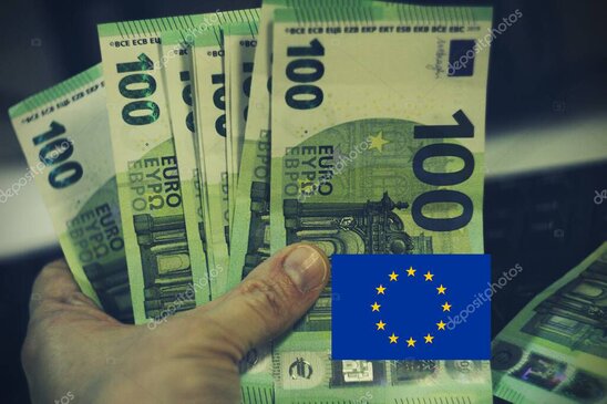 Grafico macroeconomico con linee dei mercati finanziari in crescita e in calo